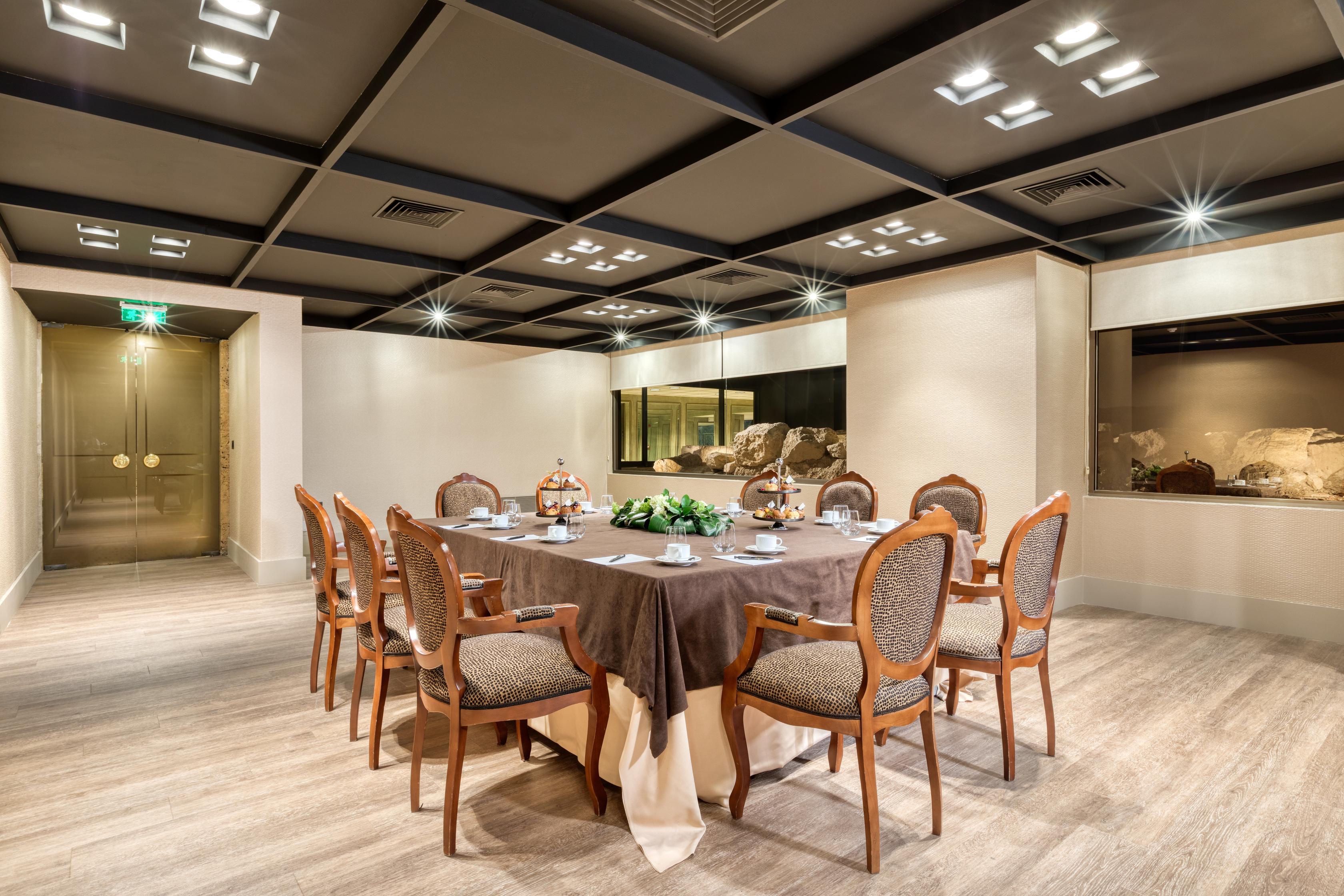 Divani Palace Acropolis Athena Bagian luar foto The Club at The Landmark
